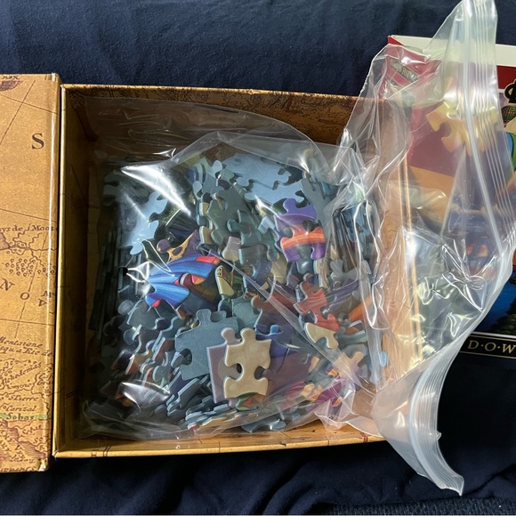 Dowdle 300 piece puzzle Balloon Festival - Picture 3 of 4